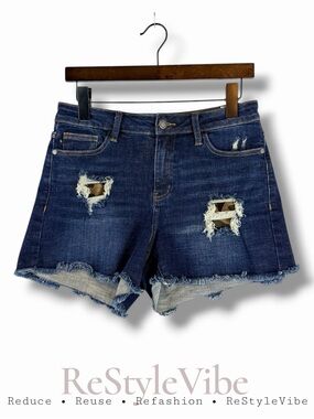 JUDY BLUE Women’s Size M Shorts Denim Jean High Rise Camo Accents Distressed